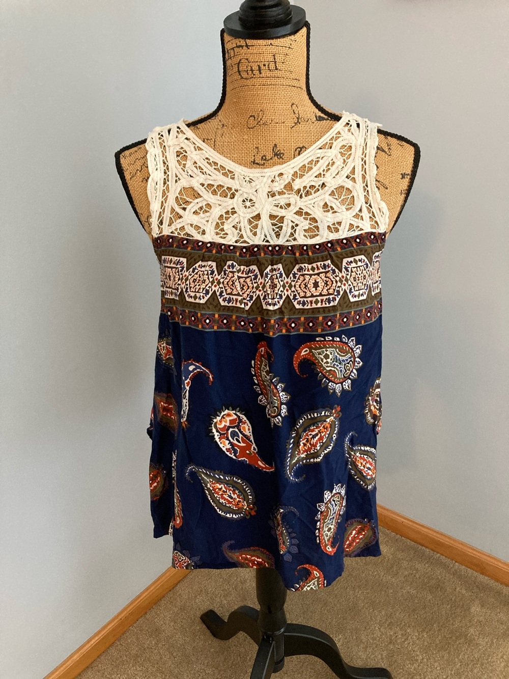 entro Navy Paisley Tank Cream Crochet Lace Yoke Women Size Small